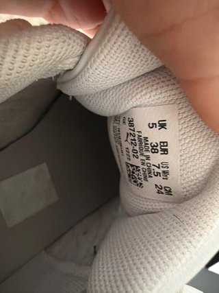 Zapatillas Puma Blancas y Negras