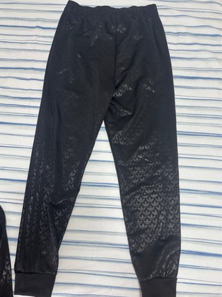 Conjunto Adidas Negro y Dorado