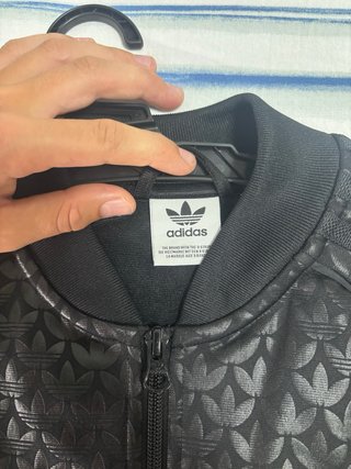 Conjunto Adidas Negro y Dorado