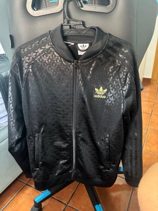 Conjunto Adidas Negro y Dorado