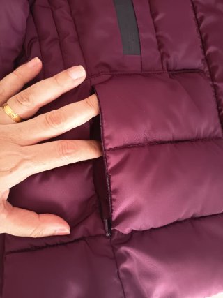Cazadora acolchada con capucha. Talla M