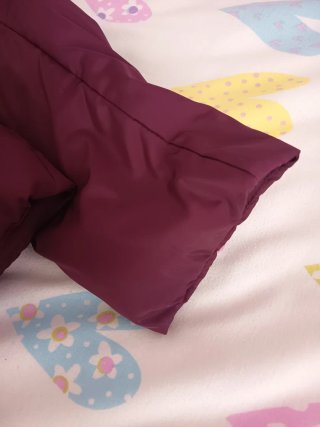 Cazadora acolchada con capucha. Talla M