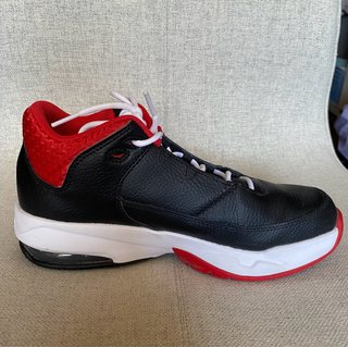 Zapatillas Nike Jordan Max Aura 3 (Negras y Rojas)