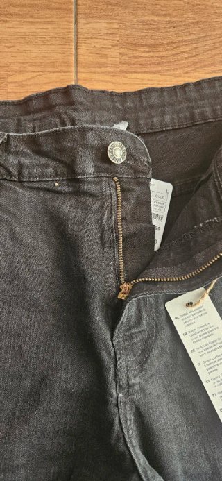 Bermuda vaquera hombre negro