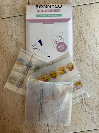 Caja de luz BONNYCO letras y emojis