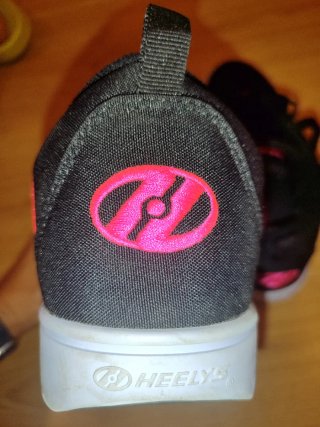 Zapatillas Heelys Negras y Rosas