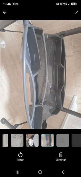 Cambiador bañera gris marca. No tiene desperfectos