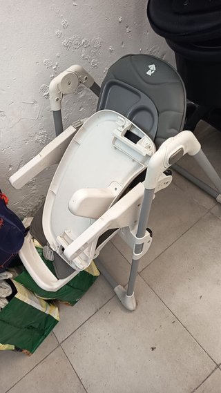 Silla de comer plegable gris