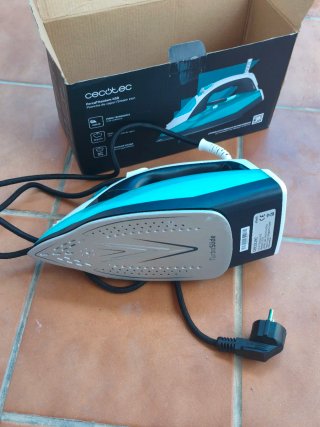 Plancha de vapor Cecotec ForceTitanium 450