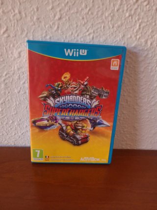 Skylanders SuperChargers Wii U + Portal Figuras