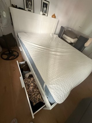 Cama Brimnes Ikea Blanca con Cabecero y colchón