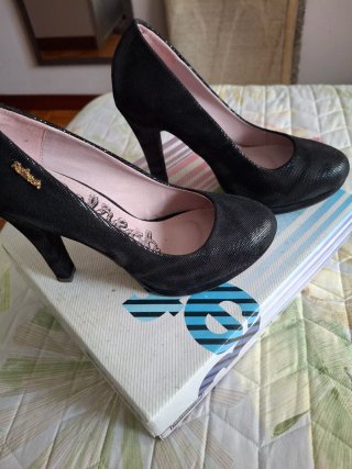 Zapatos de tacón negros