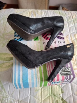 Zapatos de tacón negros