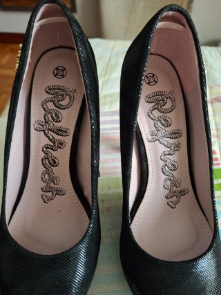 Zapatos de tacón negros