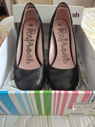 Zapatos de tacón negros