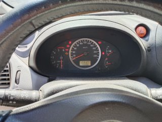Nissan Almera 2004