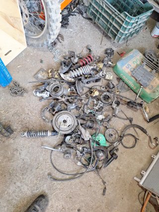 Lote de piezas de moto