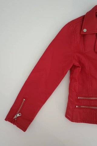 Chaqueta roja niña