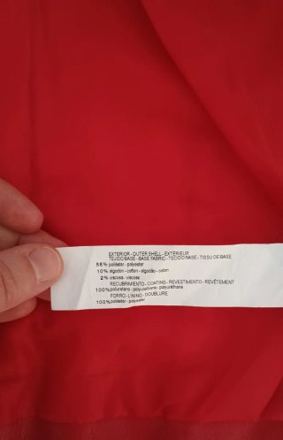 Chaqueta roja niña