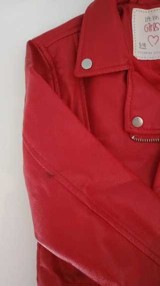 Chaqueta roja niña