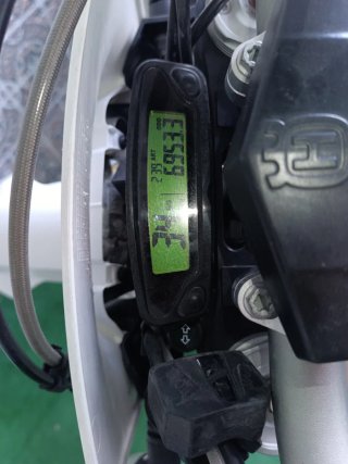 Husqvarna Enduro Moto Blanca y Azul