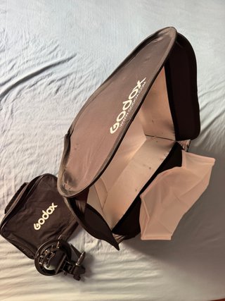 Kit Godox Reflector + Sombrilla Dorada