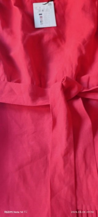 Vestido rojo con cinturón
