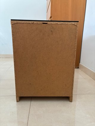 Mesita de noche IKEA madera y cristal