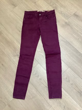 Pantalón skinny granate