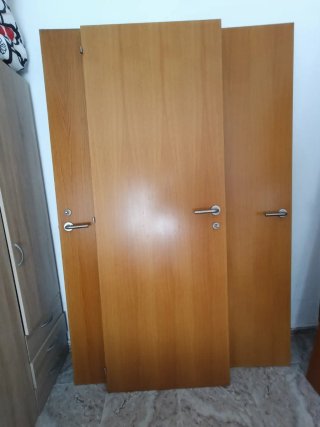 Puertas macizas de madera