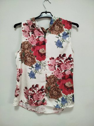 Blusa sin mangas floral Talla L