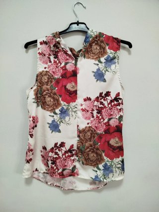 Blusa sin mangas floral Talla L