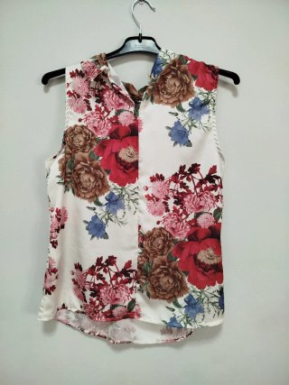 Blusa sin mangas floral Talla L