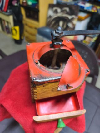 Molinillo de café antiguo