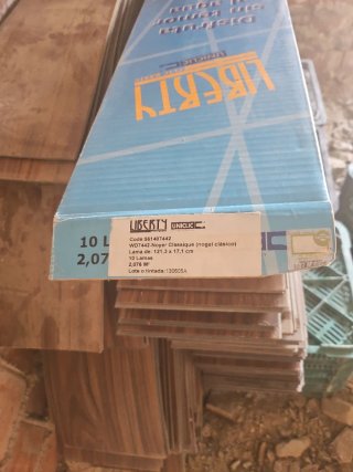 Suelo vinílico PVC click imitación madera