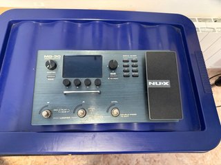 NUX MG-30 Pedalera Multiefectos Guitarra