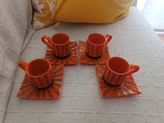 Juego 4 tazas café orientales con plato a juego