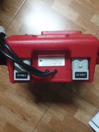 Arrancador de Baterías JNC1224 3400A