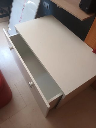 Arcón blanco de madera