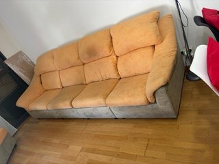 Sofá modular gris y naranja