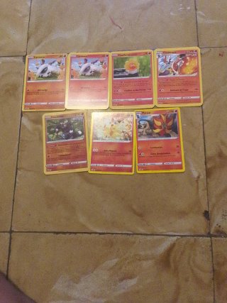 Cartas Pokémon Variadas.son 85 cartas
