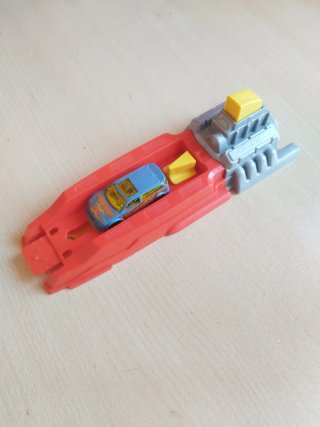Coche Hot Wheels y lanzador