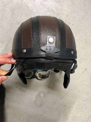 Casco Vintage con Gafas Estilo Retro