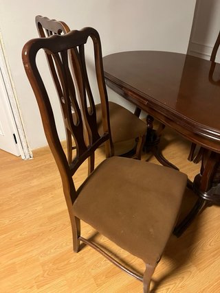 Mesa de comedor ovalada y 4 sillas
