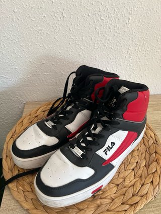 Zapatillas Fila Botas Blancas Negras Rojas
