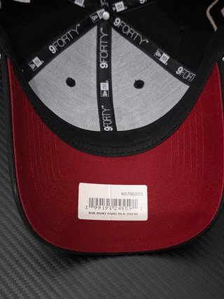 Gorra New Era Duki Negra Roja