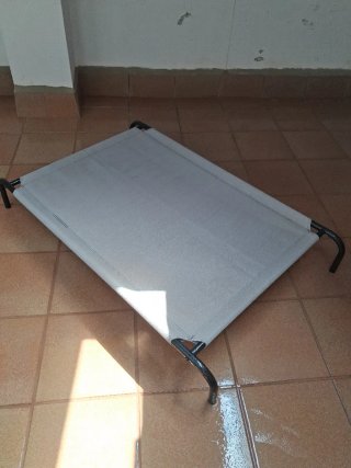 Cama para perro elevada