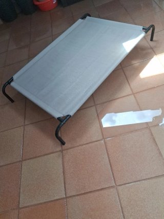 Cama para perro elevada