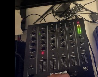 Numark M6 + Numark NDX500 Reproductor DJ USB/MP3
