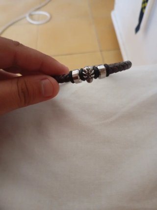 Pulsera Lotus Piel Trenzada Cierre Magnético